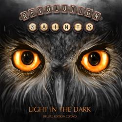 LIGHT IN THE DARK DELUXE EDIT. (CD+DVD DIGI)